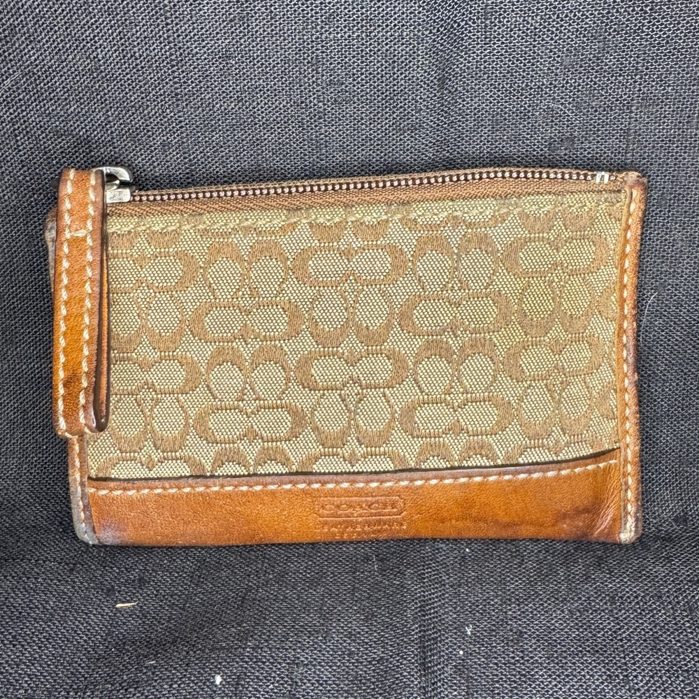 👜 Coach Signature Canvas & Leather Trim wallet